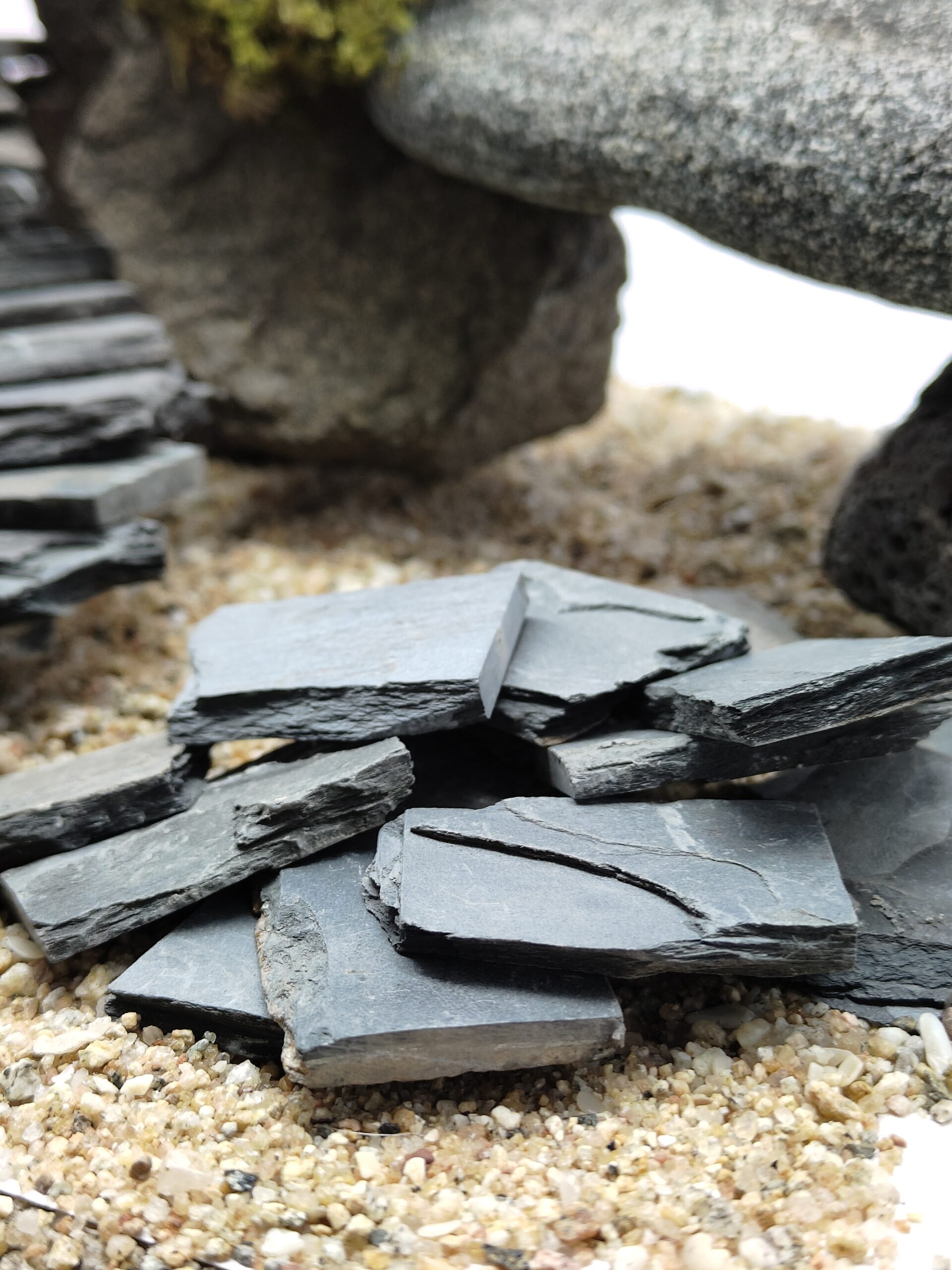 Flat Black Stones loose (10 pcs) - Image 2